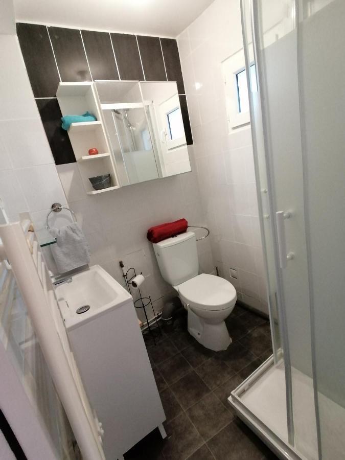 Charmant Appartement Independant, 5 Mn De Rouen, Avec Terrasse, Refait A Neuf Franqueville-Saint-Pierre Exteriör bild